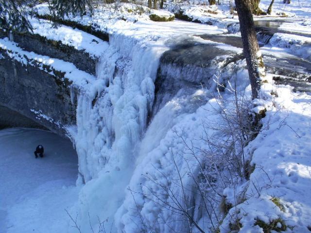Grimont Gite Au Calme Grand Terrain Circuit Cascades Du Herisson Saugeot Exterior photo